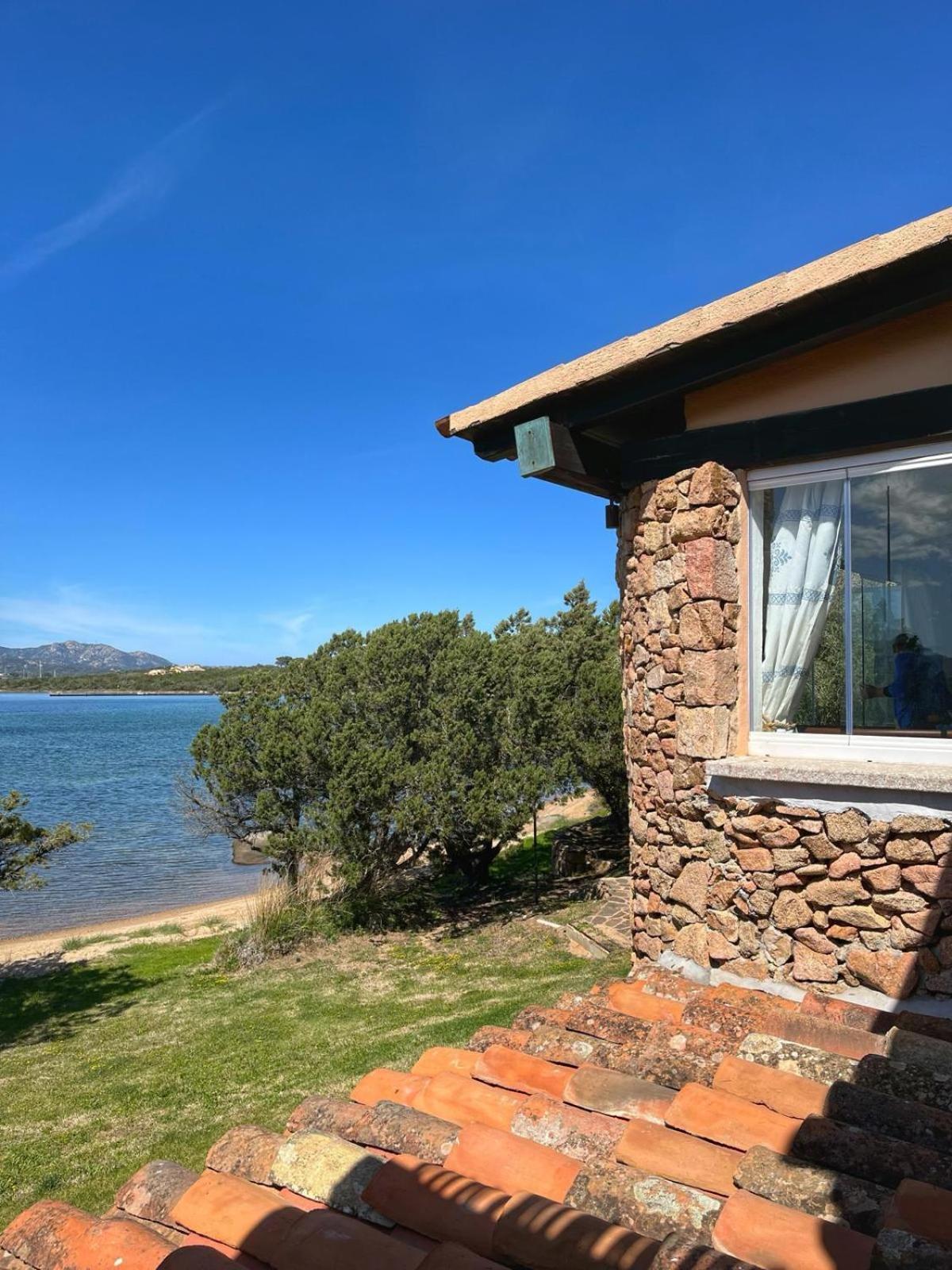 House On The Beach - Porto Rotondo Luaran gambar